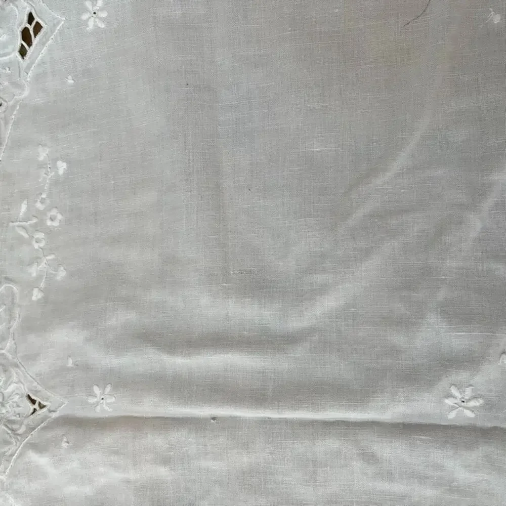 Unbranded this white